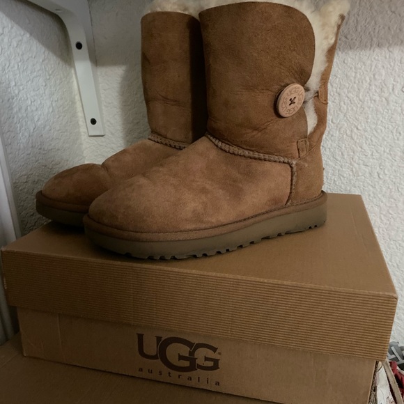 UGG Shoes - Bailey button Ugg’s